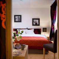 Two-Bedroom Apartment (6 Adults) with Spa Access