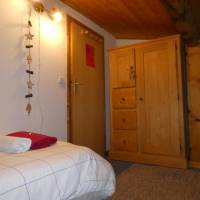 Twin/Double Room with Shared Bathroom