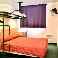 Triple Room with 1 Double Bed and 1 Single Bed