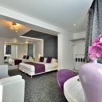 Junior Suite with Garden View
