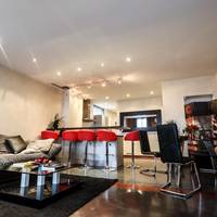 Three-Bedroom Apartment 2 Bathrooms Urban Loft ( 5 Adults)