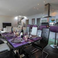 Four-Bedroom Apartment 4 Bathrooms - Luxury Loft with Terrace and Spa Baths and Jacuzzi (8 Adults)