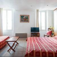 Studio (4 Adults)