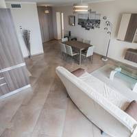 Deluxe apartment 3 bedrooms Sea View
