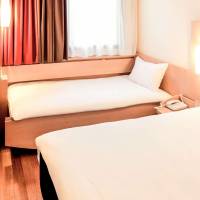 Standard Room with 1 double bed and 1 single bed