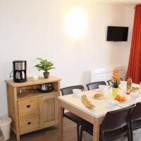 One-Bedroom Apartment with Balcony (6 Persons)