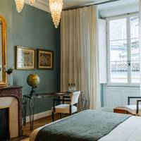 Family Suite (2 Adults + 2 Children)