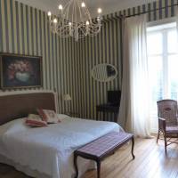 Deluxe Family Castle Room
