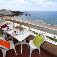 One-Bedroom Apartment with Sea View