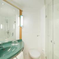 Standard Room with 1 Double and 1 Single Bed