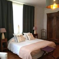 Magnolias Family Room