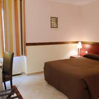Queen-Size Superior Double Room