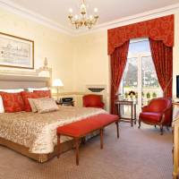 Classic Room with Harbour and Hillside View