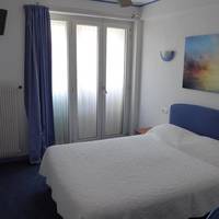 Double Room with Street View