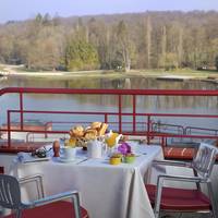 Standing Double/Twin Room Lake View Terrace