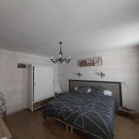 Family Suite (2 Adults + 2 Children)