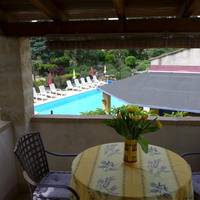 Apartment with Pool View 