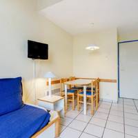 Budget One-Bedroom Apartment (5 People)