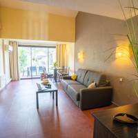 Apartment - Split Level  (4 Adults + 2 Children)