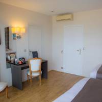 Triple Room with Balcony and Sea View