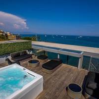 Royal Apartment with Hot Tub