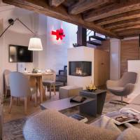 Deluxe Duplex Apartment with Fireplace and Spa Shower