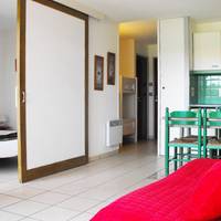 One-Bedroom Apartment with Sea View (4 Adults + 2 Children)
