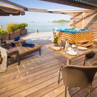 Deluxe Suite with Sea View and spa bath 