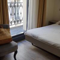 Single Room with Street View