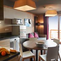 Two-Bedroom Apartment with Spa Access (5 Adults)