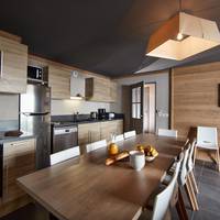 Five-Bedroom Apartment with Spa Access (11 Adults)