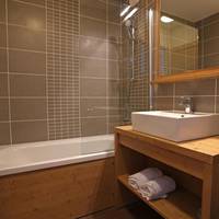 Four-Bedroom Apartment with Spa Access