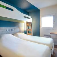 Triple Room with 3 Single Beds
