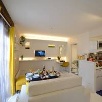 One-Bedroom Apartment with Balcony C2G White moon