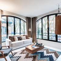 Deluxe Three-Bedroom Apartment