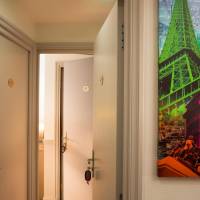 2 Connecting Rooms