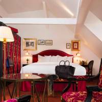 Junior Suite with Bath and Shower