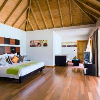 Jacuzzi Beach Villa