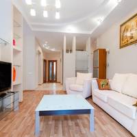 Two-Bedroom Apartment - Prospekt Nezavisimosti 22
