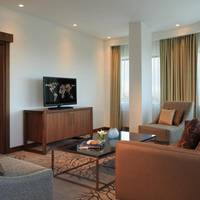 Corner Suite, Executive lounge access, Suite, 1 King