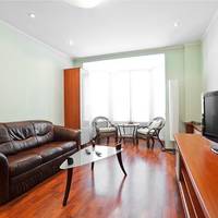 One-Bedroom Apartment (Nezavisimosti 74)