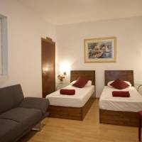 Deluxe Twin Room with Shared Bathroom