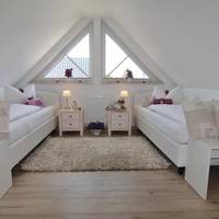 Comfort Two-Bedroom Apartment with Balcony