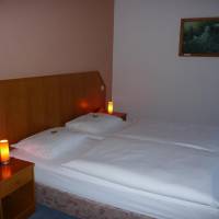 One-Bedroom Apartment (4-5 Adults)