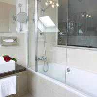 Suite (2-4 Adults)