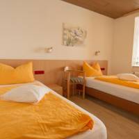 Deluxe Double Room (2 Adults + 1 Child)