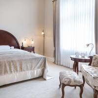 Single Room Landside