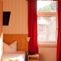 Comfort Single Room with Castle View