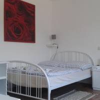 Queen Studio with Sofa Bed - Roon Str. 8