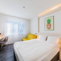 Standard Queen Room